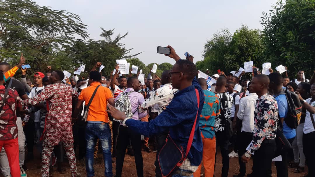 Des étudiants manifestent à l'université de Sonfonia, image d'archive