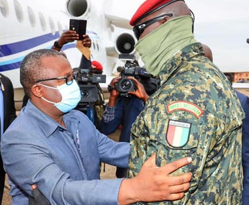 Umaro Sissoco Embalo, président de la Guinée Bissau reçu à Conakry par Colonel Mamadi Doumbouya, président de la transition guinéenne