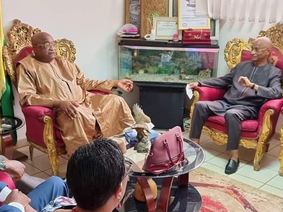 Mamadou Sylla et Cellou Dalein Diallo au QG de l'UDG à Dixinn