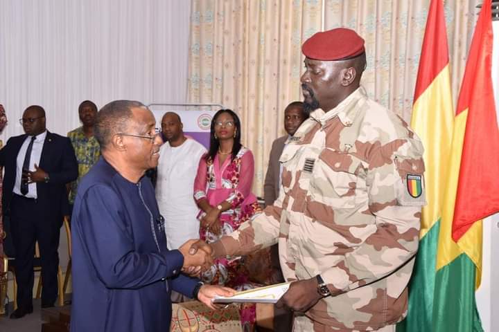 Colonel Mamadi Doumbouya Président de la Transition Guinéenne et son premier ministre Mohamed Béavogui