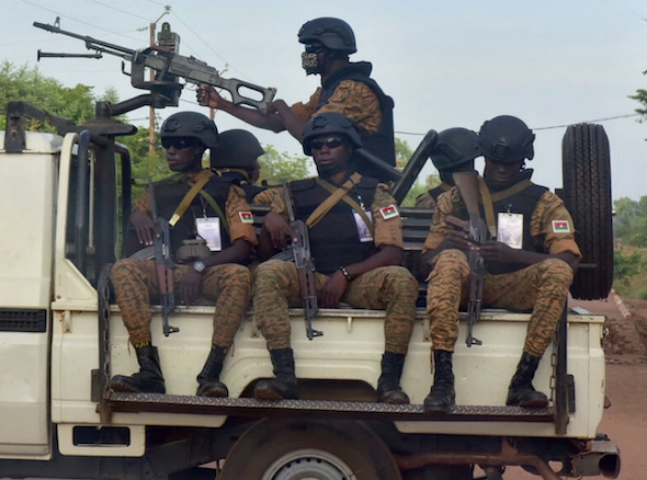 Des gendarmes Burkinabé, Rfi