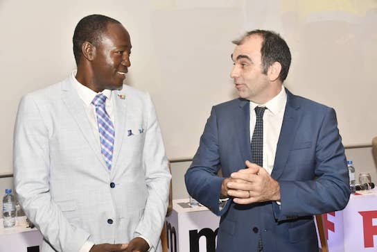 Moussa Magassouba, ministre des mines et de la géologie et Géraud Moussarie, DG de Rio Tinto Simfer