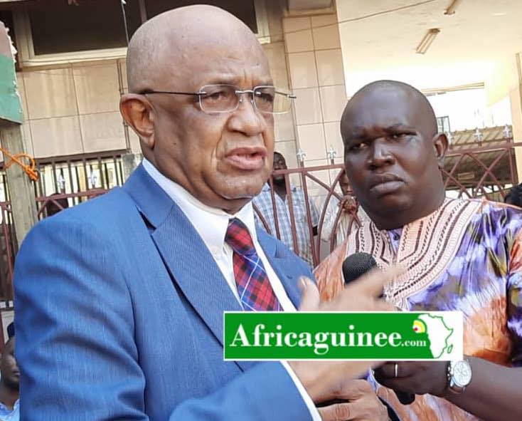 Abé Sylla, ex ministre de l'Energie, de l'Hydraulique et des Hydrocarbures, à l'extrême droite