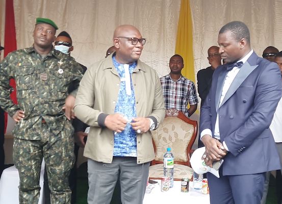 Alpha Soumah, Bill de Sam ministre de la Culture, du Tourisme et de l'artisanat remettant les clefs de l'ex domicile de Sidya Touré au dirigeant du BGDA