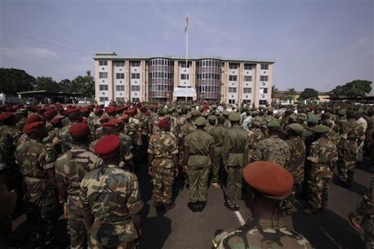 Des militaires rassemblés au camp Alpha Yaya Diallo, image d'archive