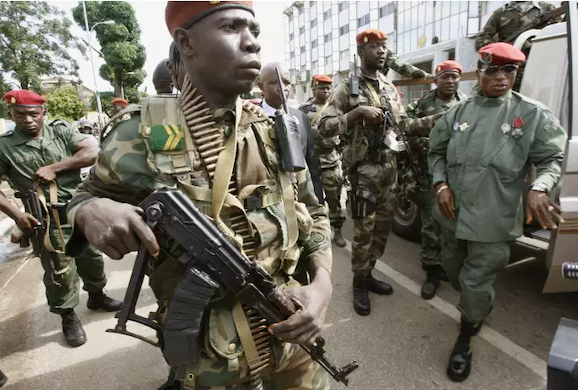 Dadis Camara et sa garde rapprochée