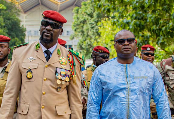 Le Président de la transition, colonel Mamadi Doumbouya et son Premier ministre, Dr Bernard Goumou