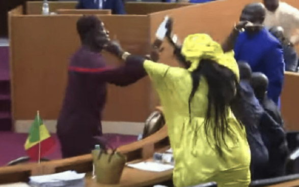 Bagarre entre député à l'Assemblée Nationale du Sénégal