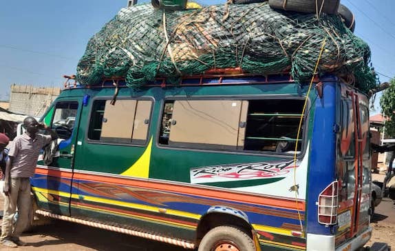 Le minibus qui a été attaqué